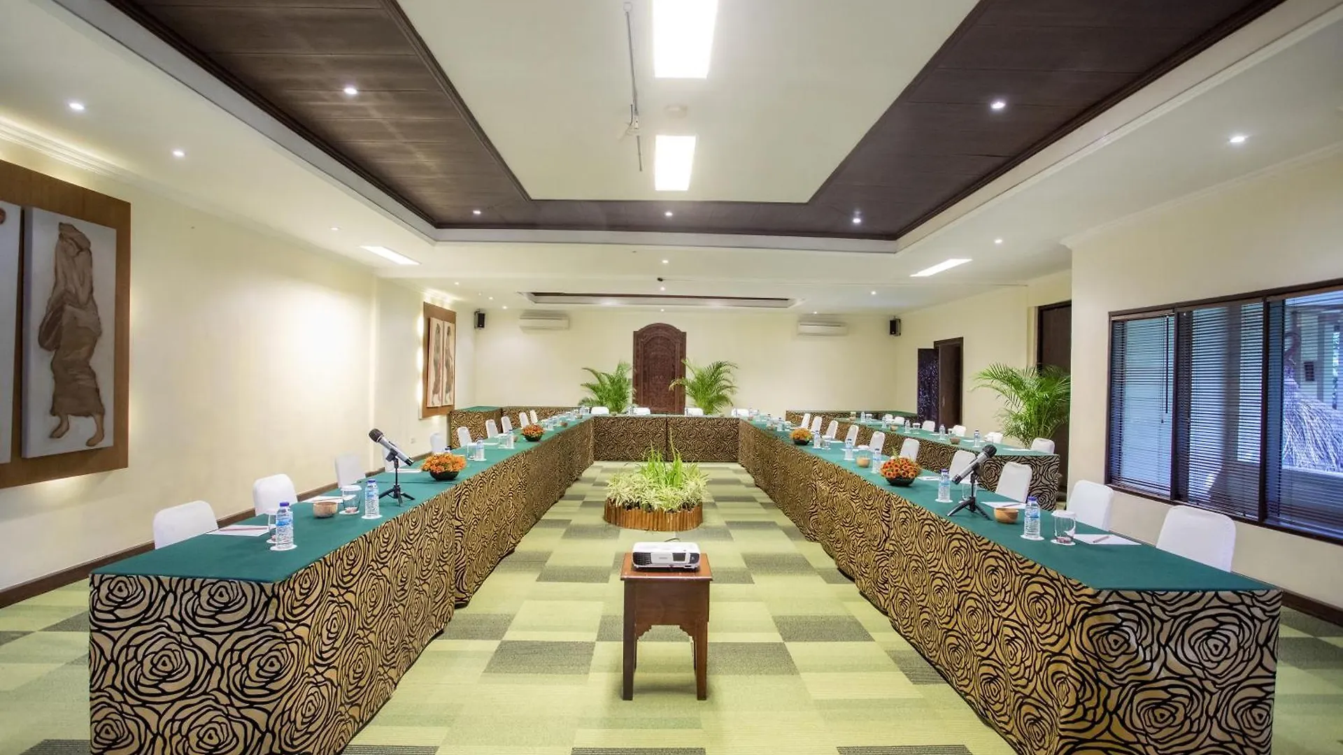 Risata Bali Resort & Spa Kuta Lombok Hotell