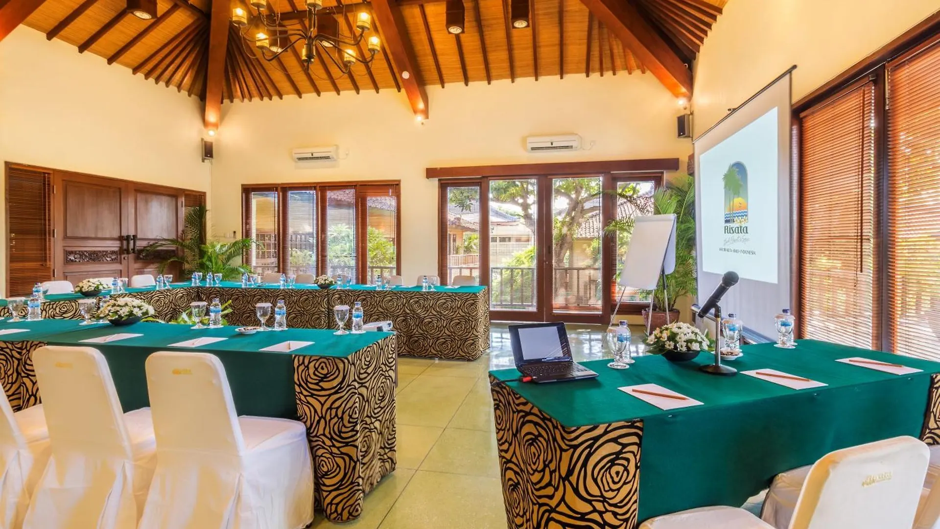 Risata Bali Resort & Spa Kuta Lombok Hotell